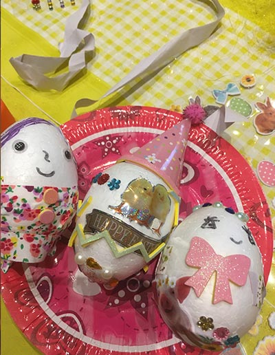 œuf de pâques décoré enfant
